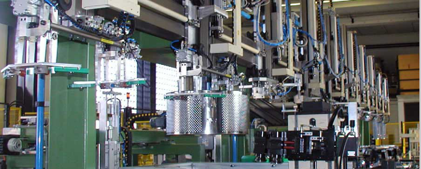 The production process of a washing machine includes complex installations, as this line of manufacture of the basket produced by Miramondi SpA, which require large investments. The adoption of a product platform allows for a greater duration of the plants and less maintenance and revision of the same.